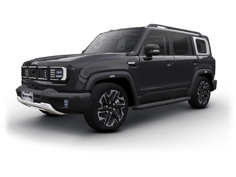 BAIC BJ 40 PRO · Melna